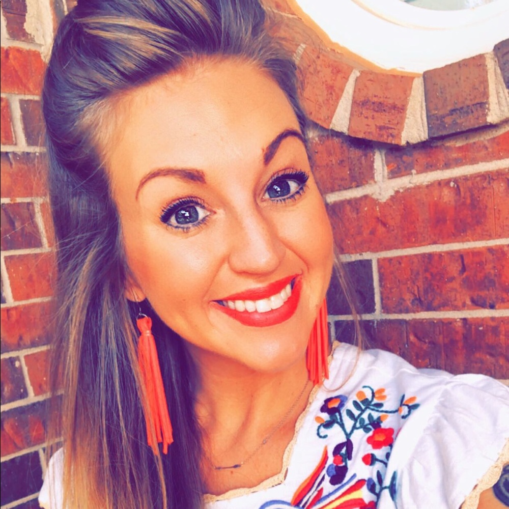 Meet your Posher, Kenzi